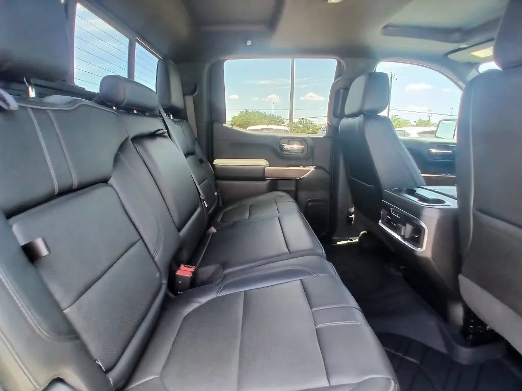Used 2020 Chevrolet Silverado 1500 High Country w/ Technology Package AWD/4WD image 21