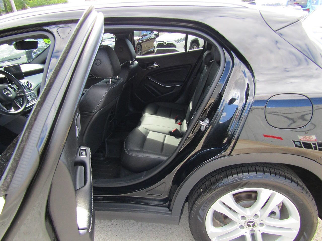 Used 2019 Mercedes-Benz GLA 250 4MATIC image 9