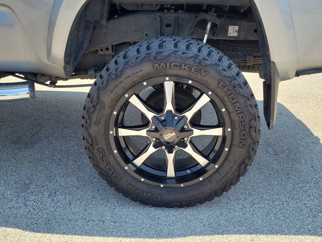 Used 2019 Toyota Tacoma TRD Sport w/ TRD Premium Sport Package AWD/4WD image 9