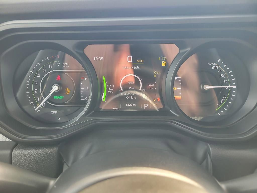 Used 2025 Jeep Wrangler Unlimited Sahara image 12