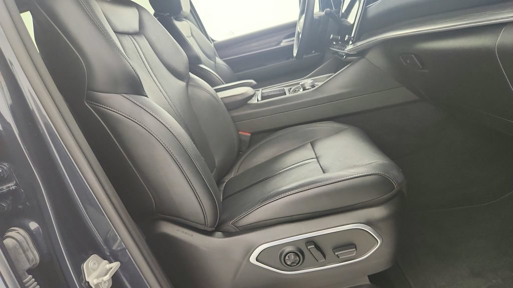 Used 2024 Jeep Wagoneer Series II w/ Flexible Seating Group RWD image 31