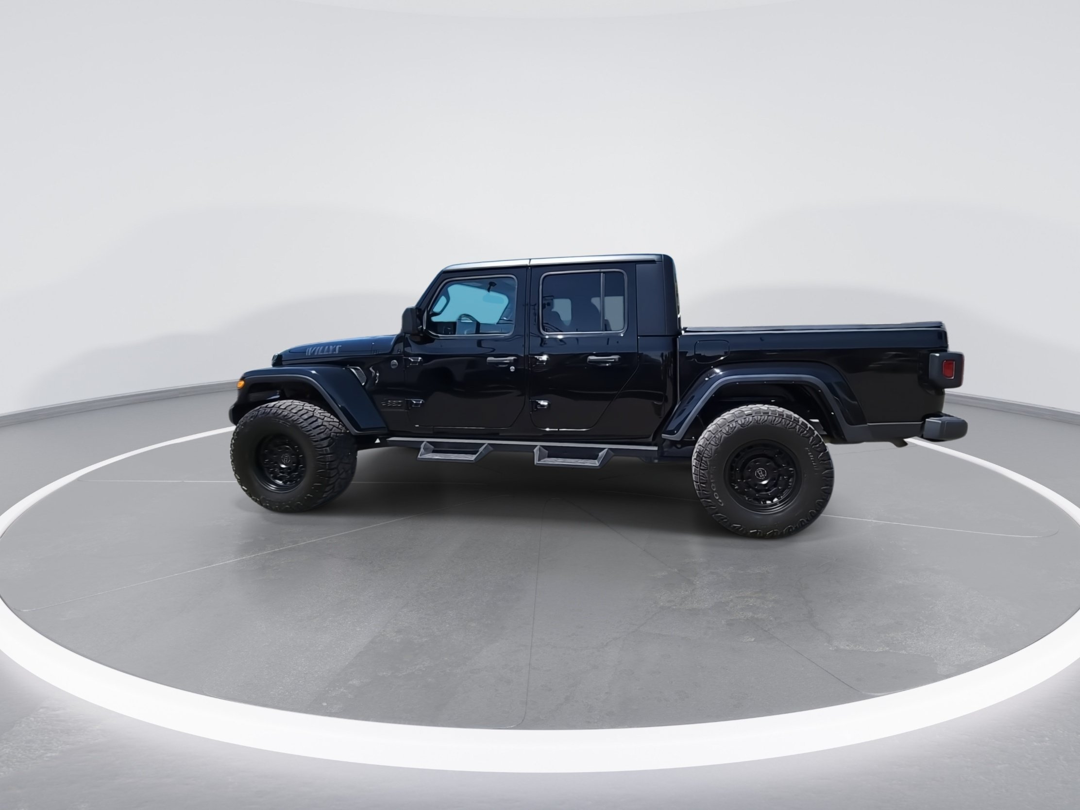Used 2022 Jeep Gladiator Sport AWD/4WD image 2
