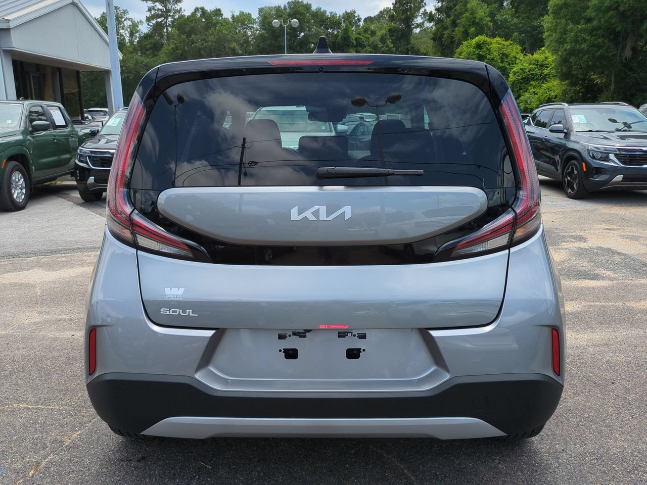 Certified 2025 Kia Soul LX w/ LX Technology Package FWD image 6