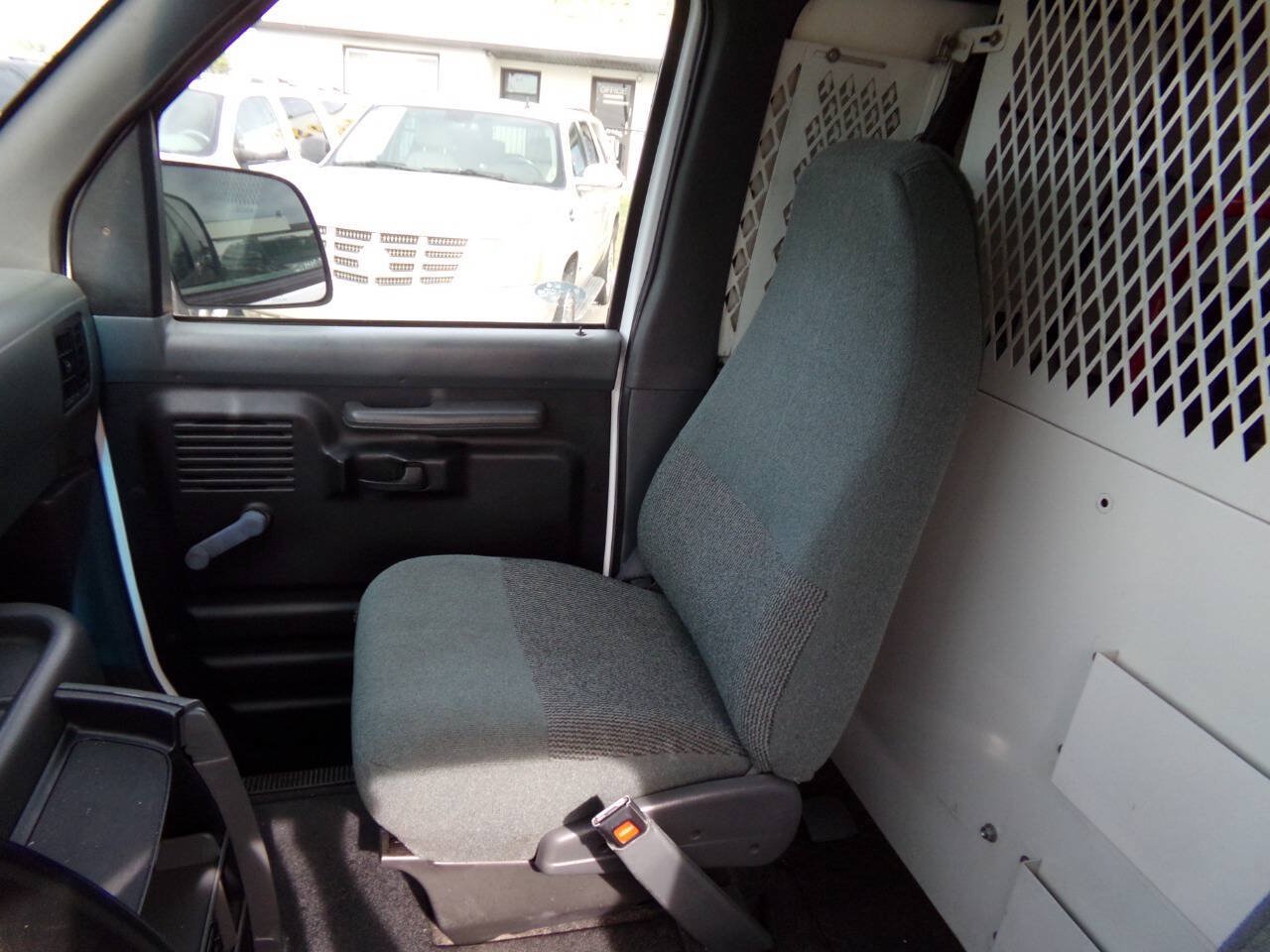 Used 1995 Ford E-250 and Econoline 250 Super RWD image 11