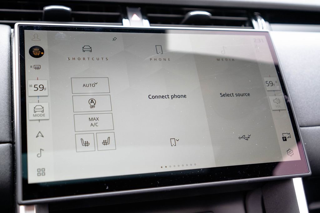 Used 2025 Land Rover Discovery Sport S image 25