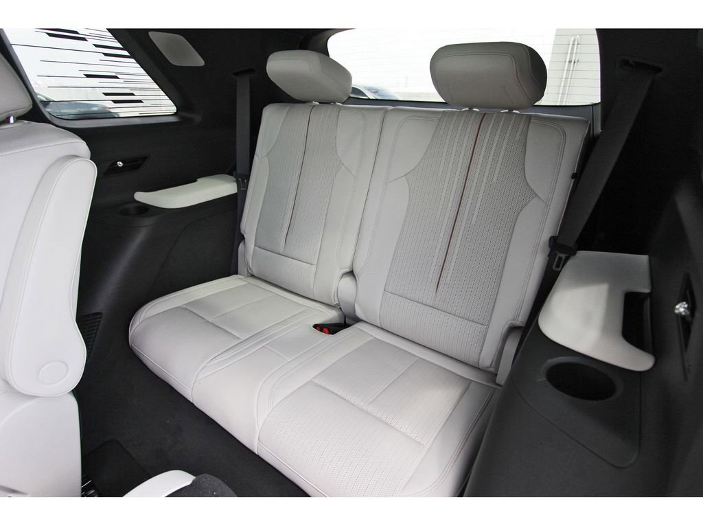 New 2026 Cadillac Vistiq Luxury image 13