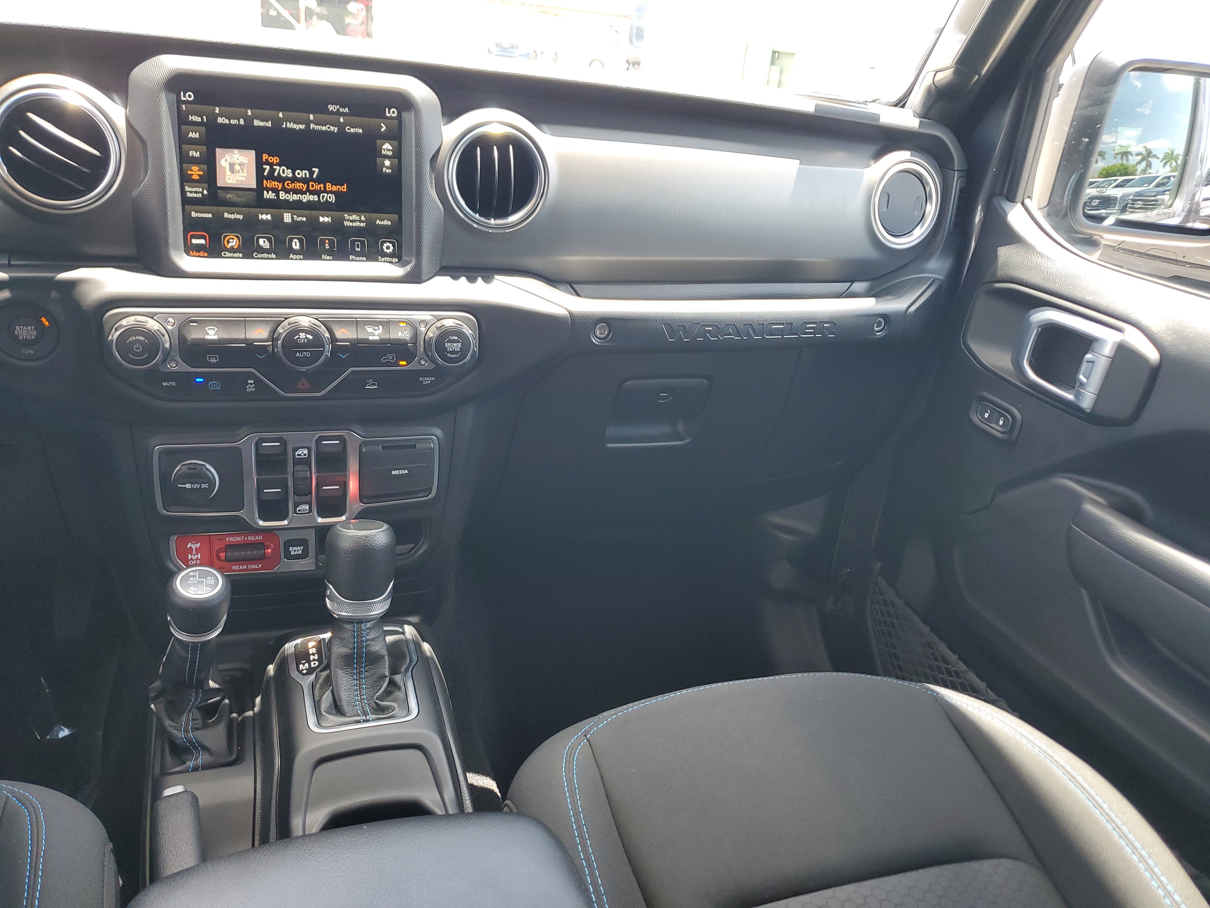Used 2023 Jeep Wrangler Unlimited Rubicon 4xe AWD/4WD image 17
