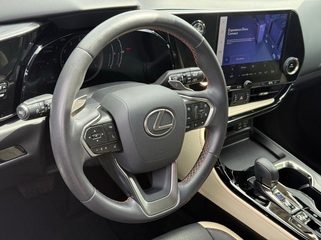 Certified 2022 Lexus NX 250 FWD w/ Towing Package (2000 Lbs) image 19