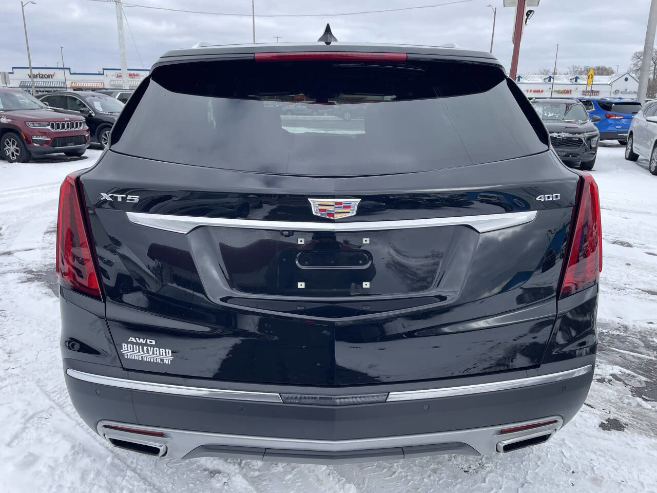 Used 2024 Cadillac XT5 Premium Luxury w/ LPO, Floor Liner Package image 7