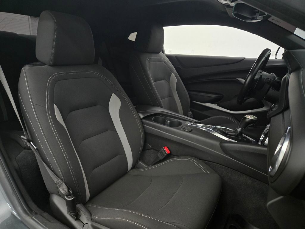 Used 2018 Chevrolet Camaro LT w/ RS Package image 29