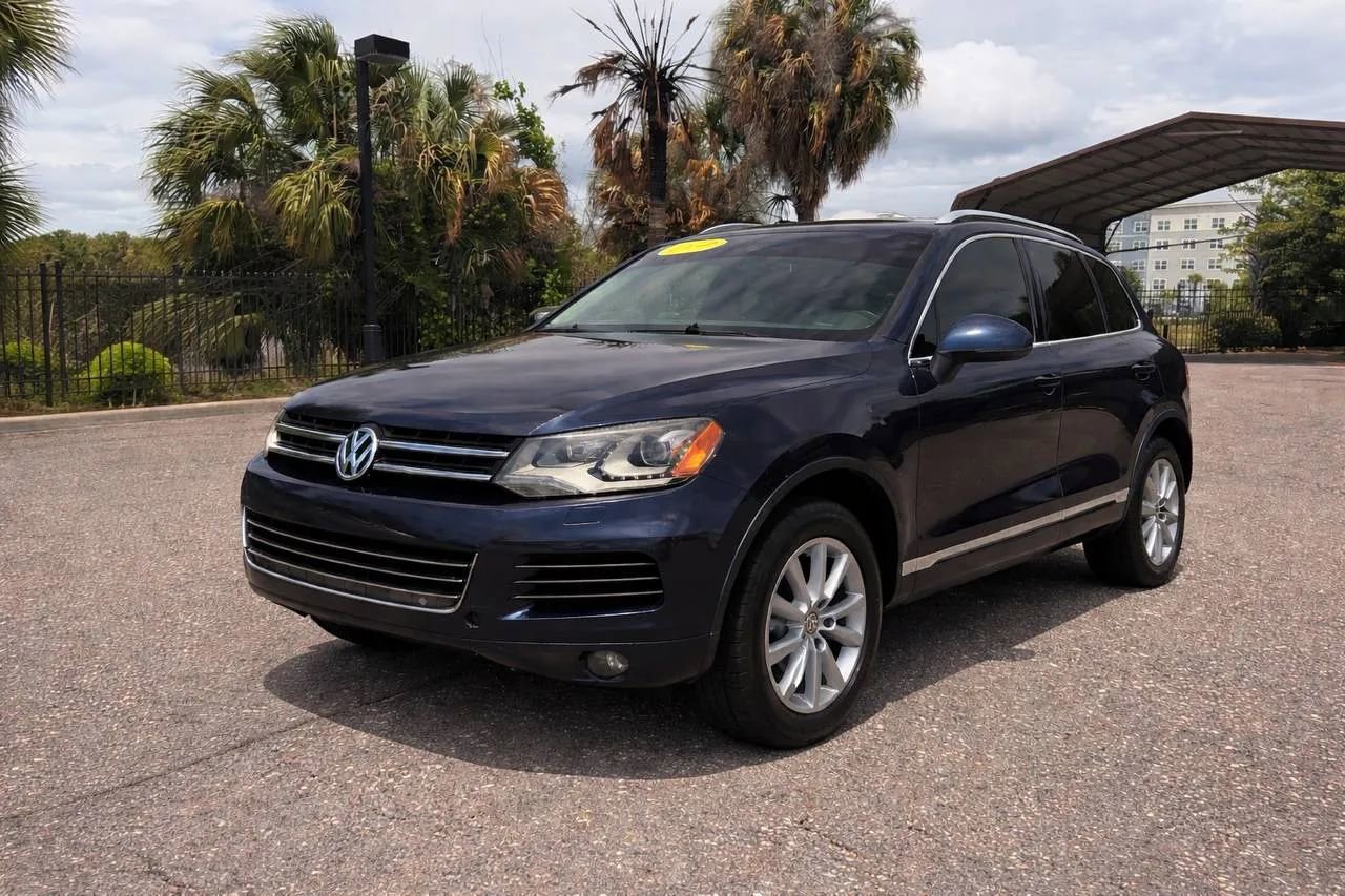 Used 2014 Volkswagen Touareg Sport AWD/4WD image 1