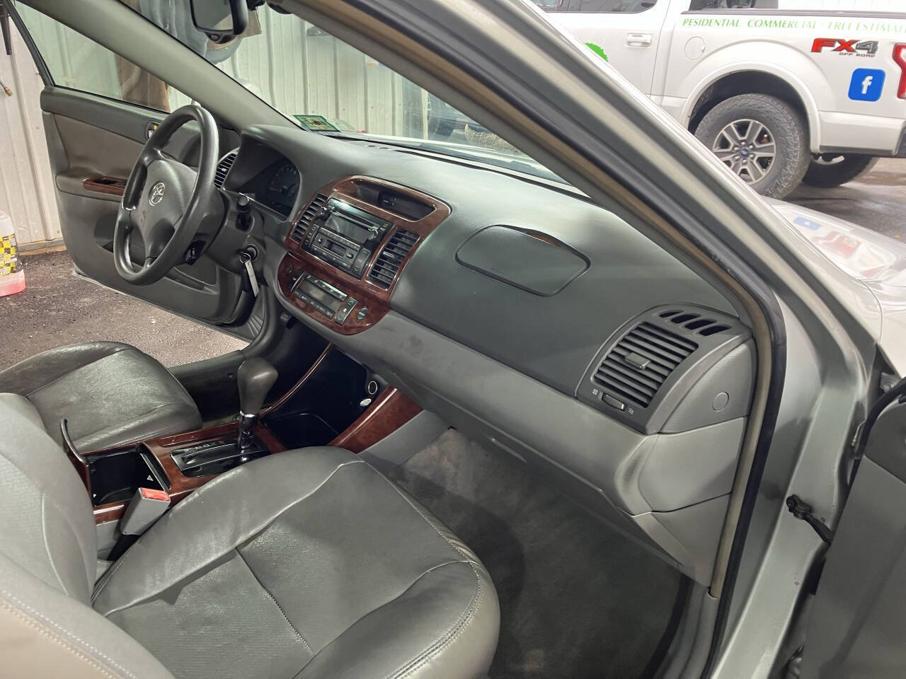 Used 2002 Toyota Camry SE FWD image 19