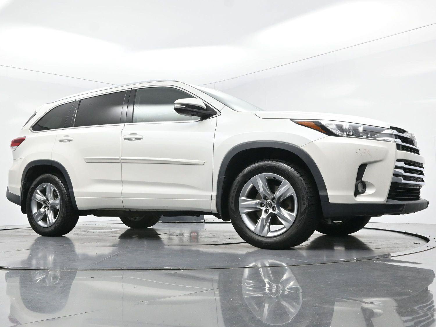 Used 2017 Toyota Highlander Limited w/ Protection Package #3 AWD/4WD image 53