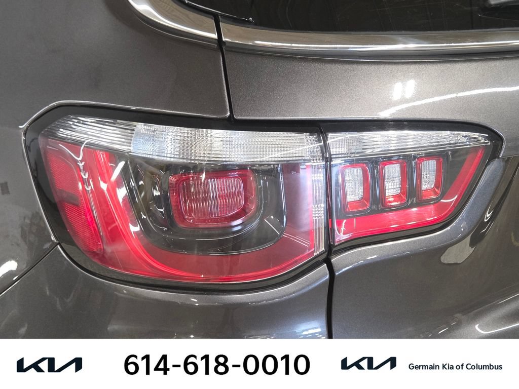Used 2019 Jeep Compass Limited AWD/4WD image 16
