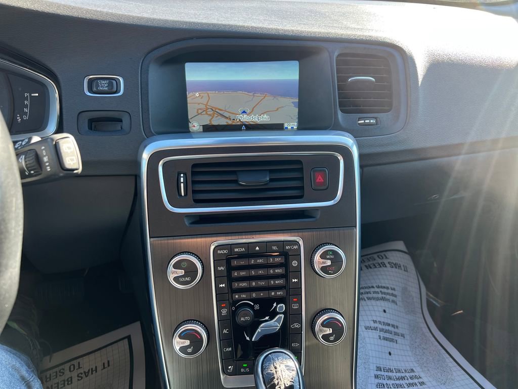 Used 2015 Volvo V60 T5 Premier w/ Convenience Package image 23