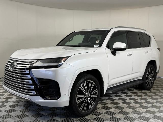 Used 2022 Lexus LX 600 4WD w/ Luxury Package image 2