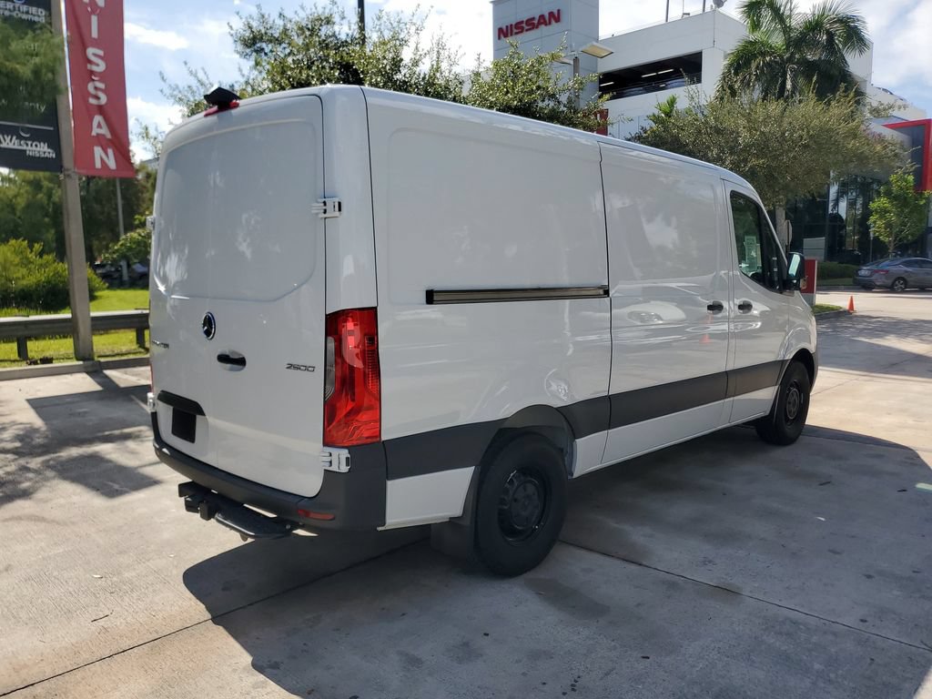 Used 2025 Mercedes-Benz Sprinter 2500 image 6