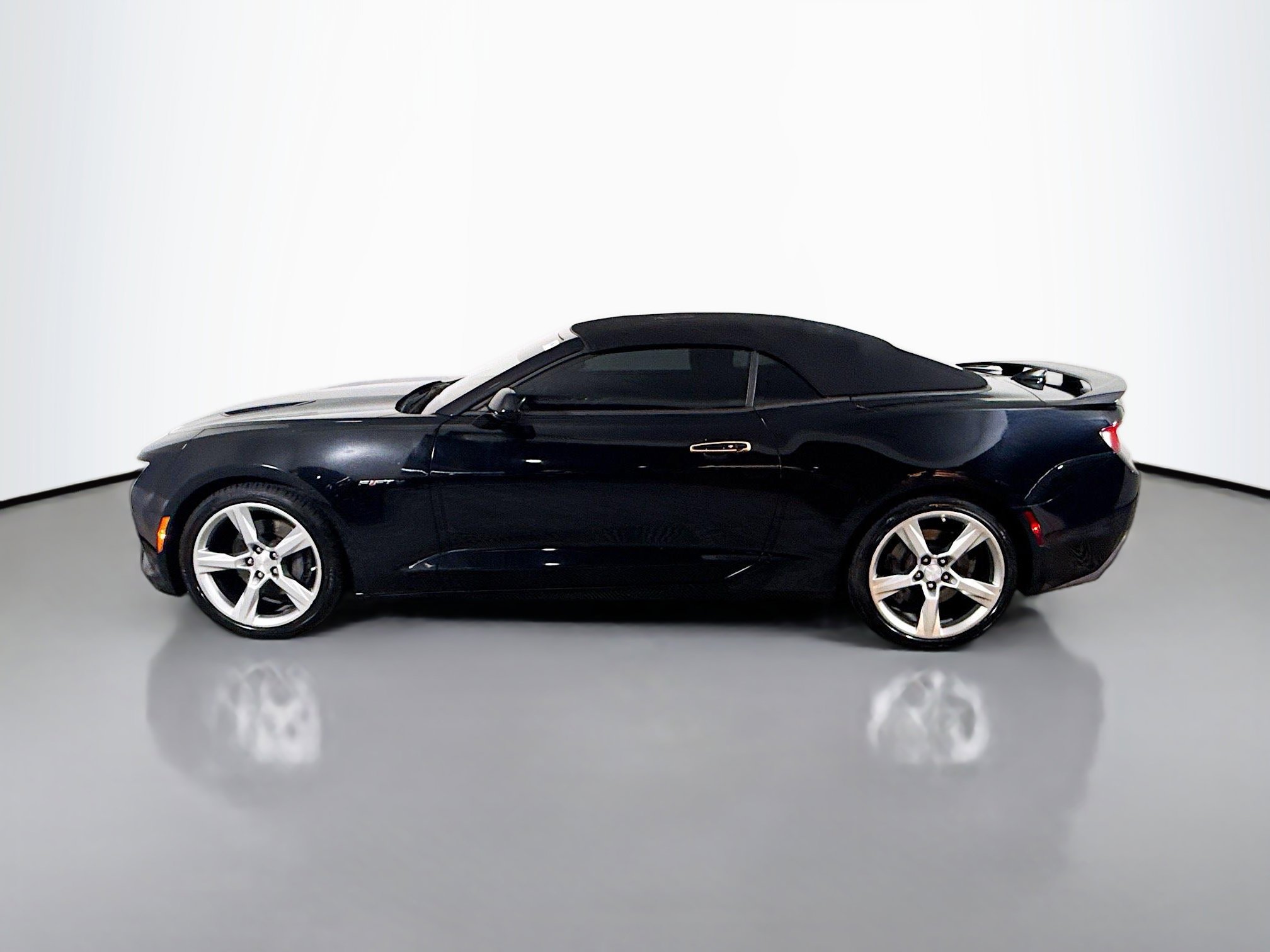 Used 2017 Chevrolet Camaro SS image 6