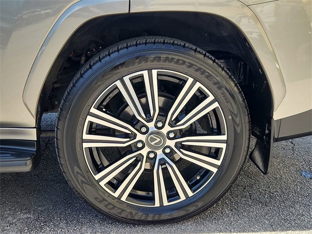 Used 2023 Lexus LX 600 4WD w/ Luxury Package image 34