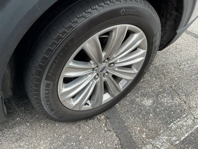 Used 2022 Ford Explorer Limited w/ Equipment Group 301A AWD/4WD image 17