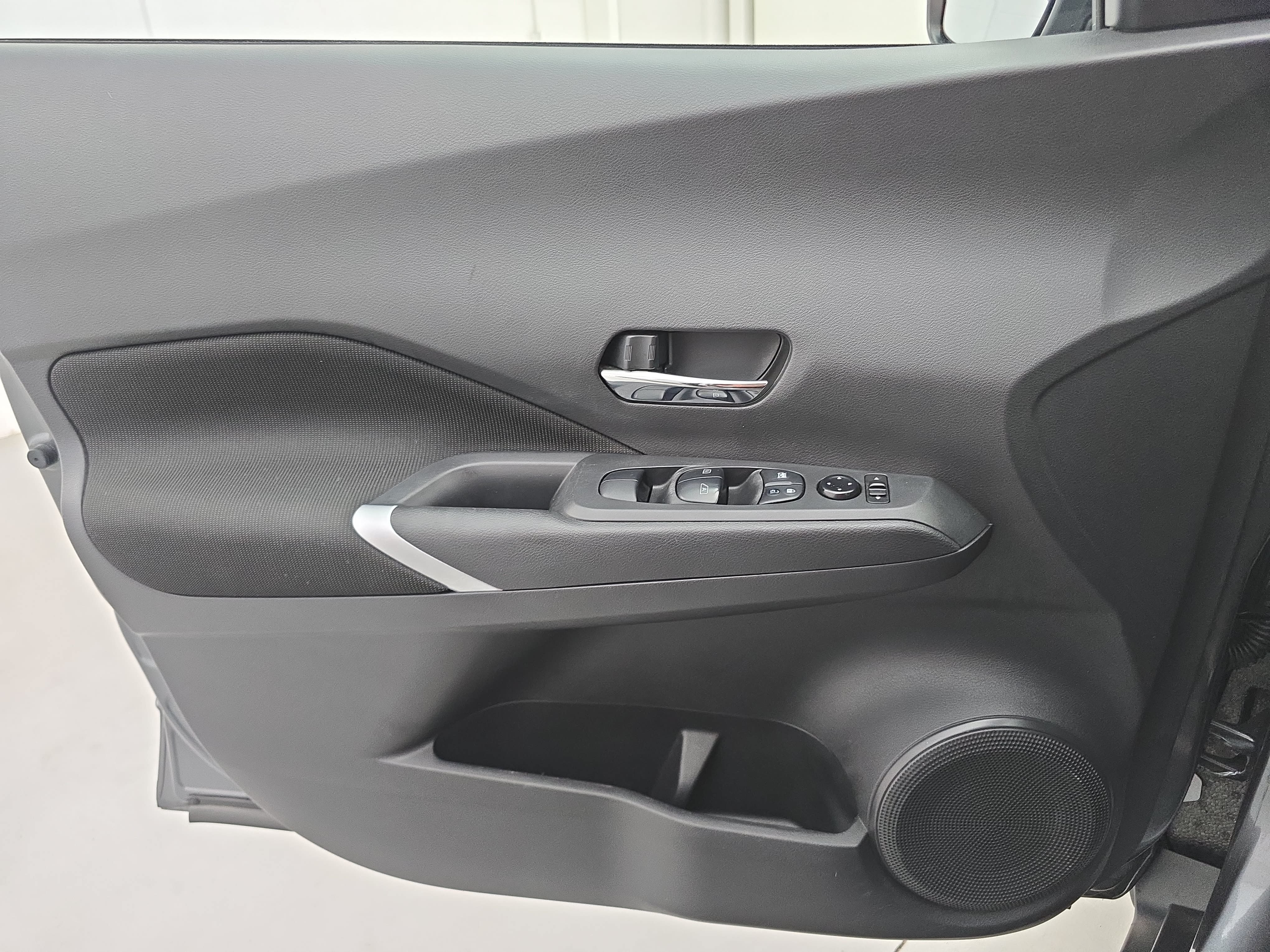 Certified 2023 Nissan Kicks SV FWD image 24