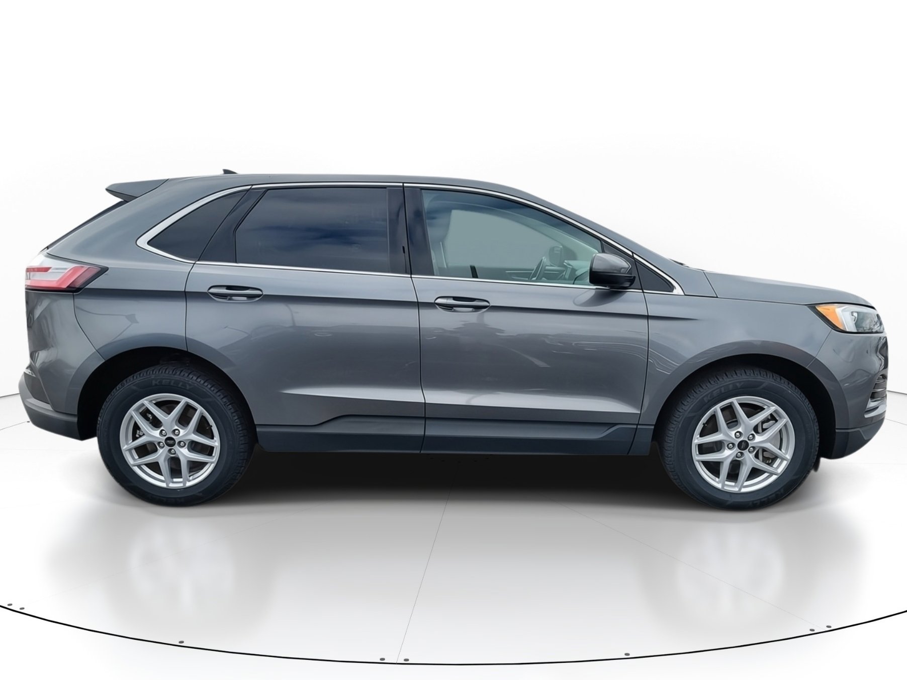 Used 2023 Ford Edge SEL image 4