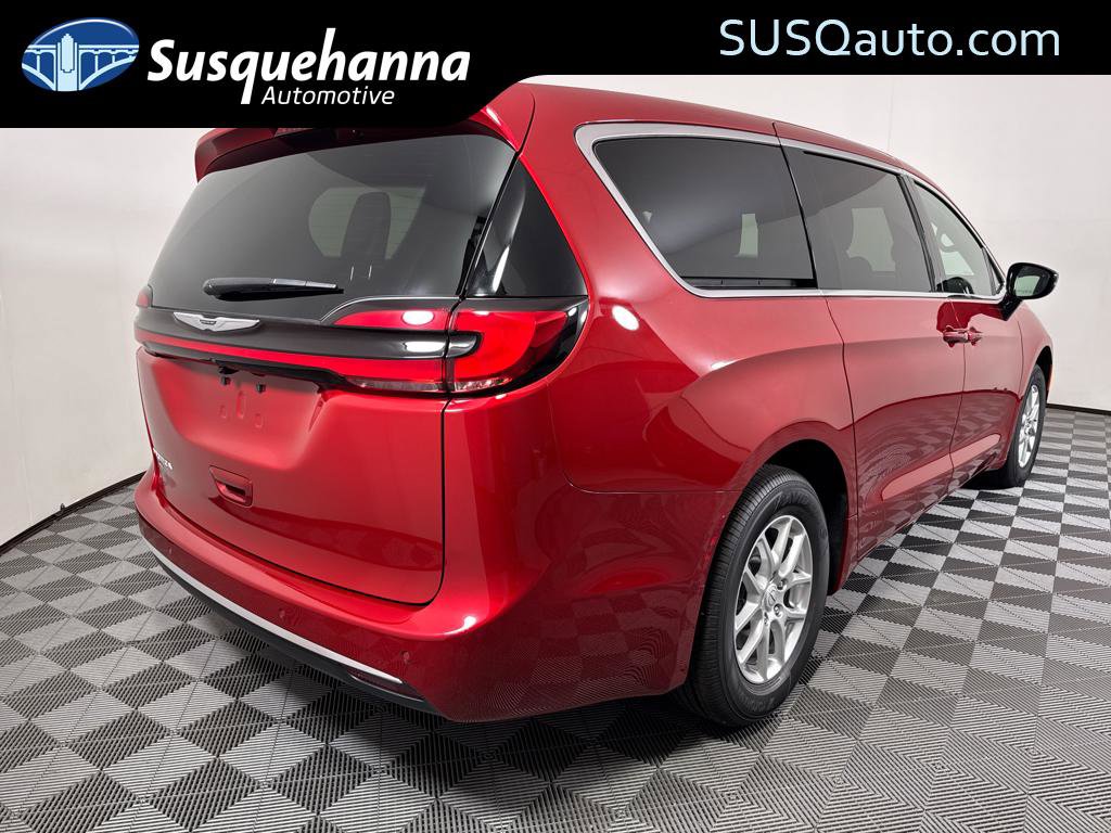 New 2026 Chrysler Pacifica Select image 18