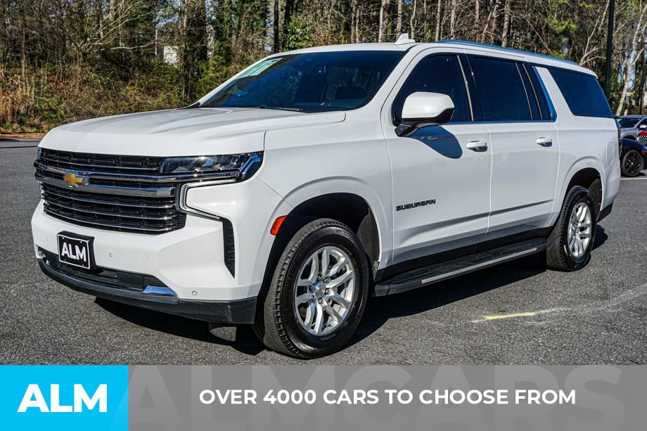 Used 2024 Chevrolet Suburban LT RWD image 3