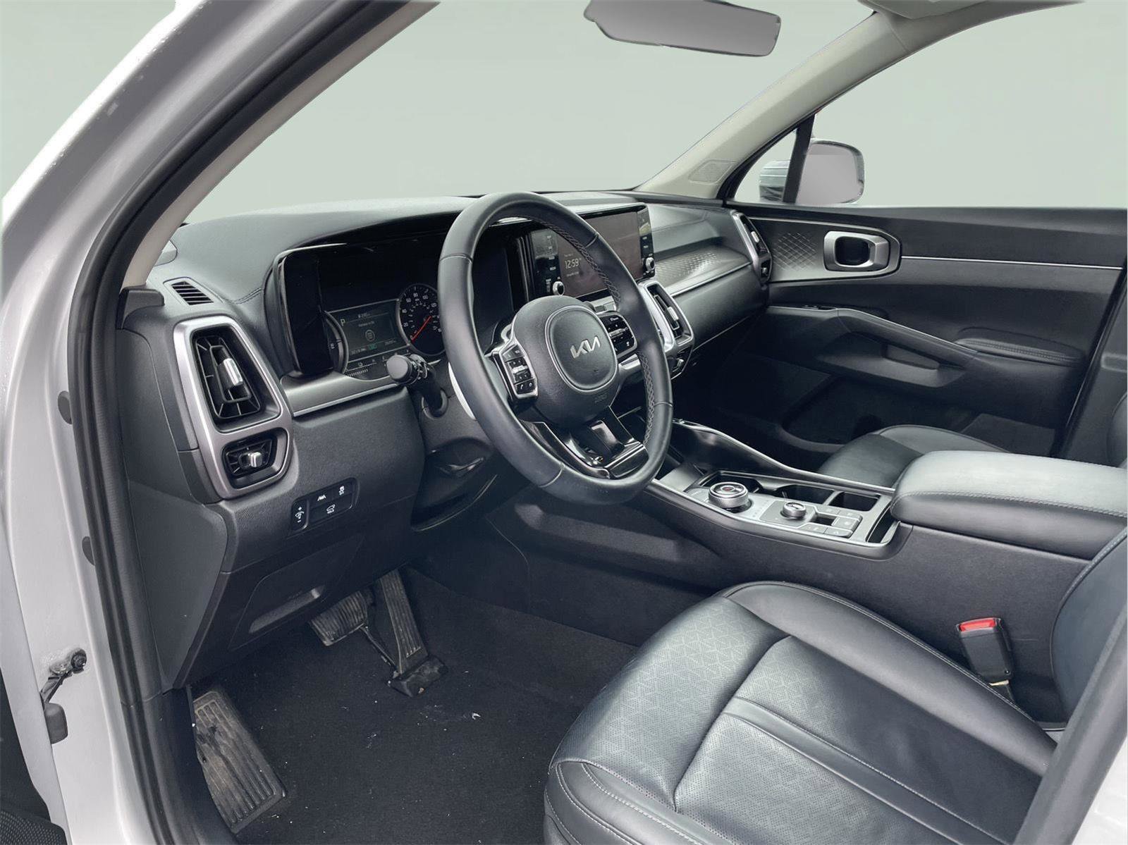 Used 2023 Kia Sorento EX image 13