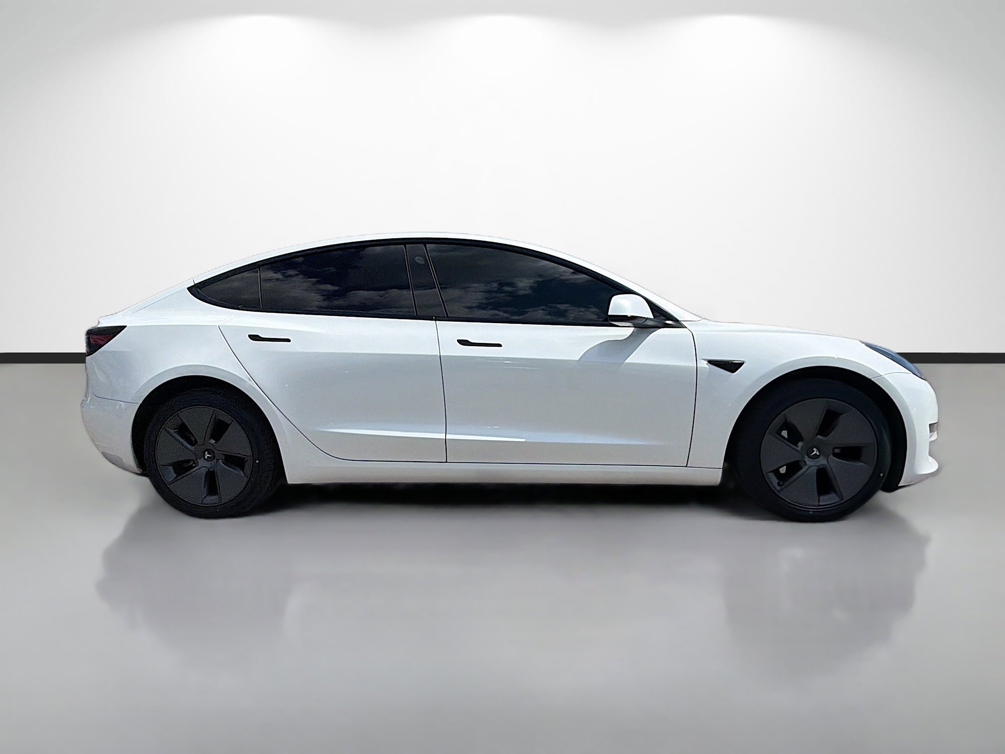 Used 2023 Tesla Model 3 Standard Range image 6