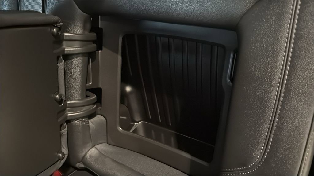 Used 2021 Chevrolet Silverado 1500 RST image 19