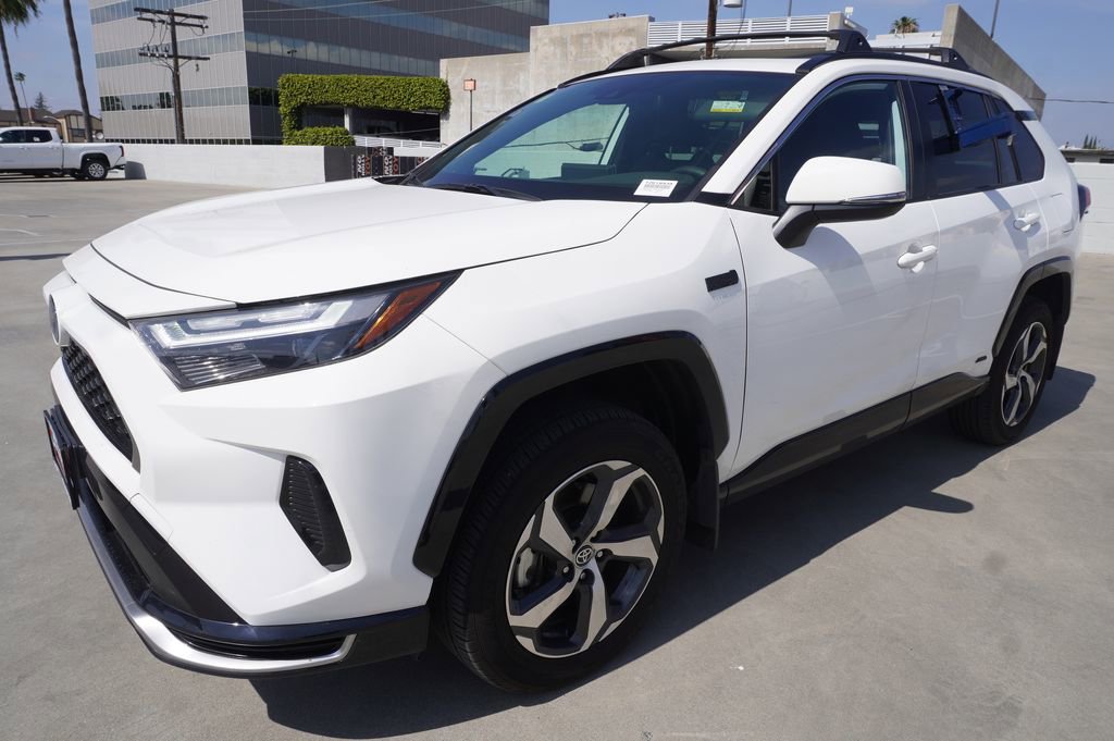 Certified 2024 Toyota RAV4 SE video 3