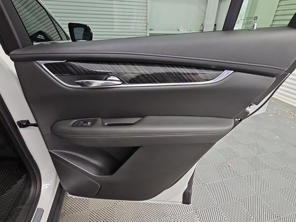 Used 2021 Cadillac XT6 Premium Luxury FWD image 40