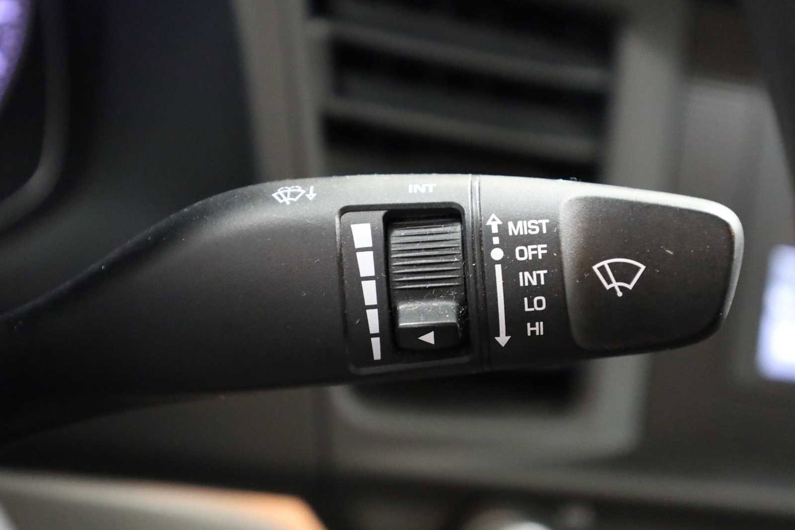 Used 2020 Hyundai Elantra SE image 26