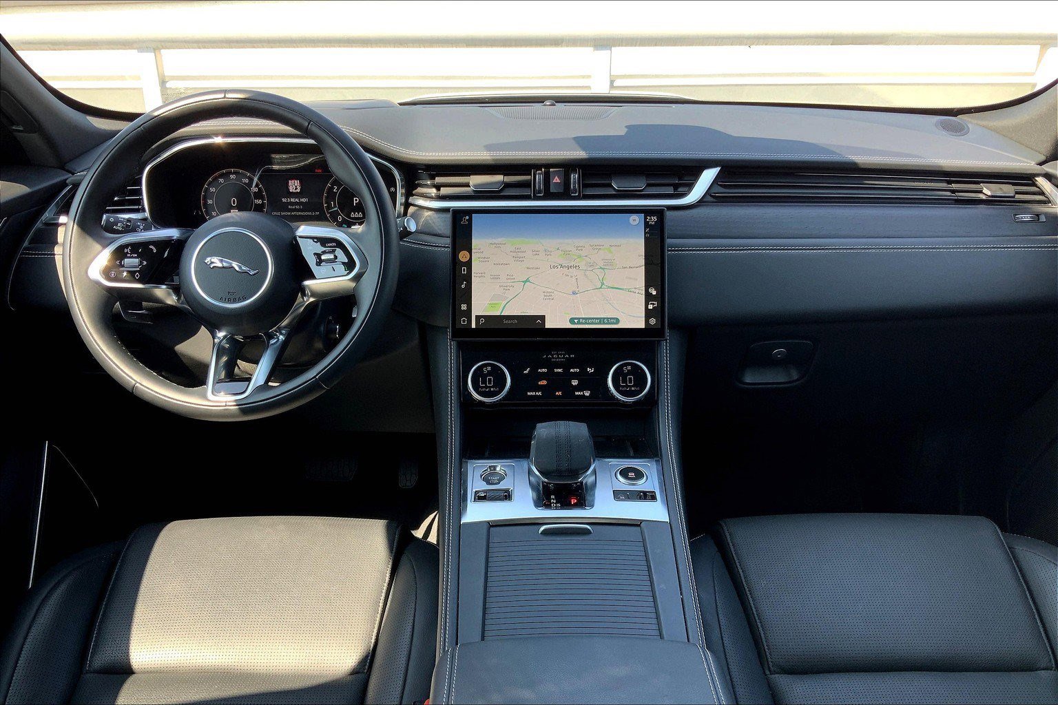 Used 2025 Jaguar F-PACE R-Dynamic S image 32