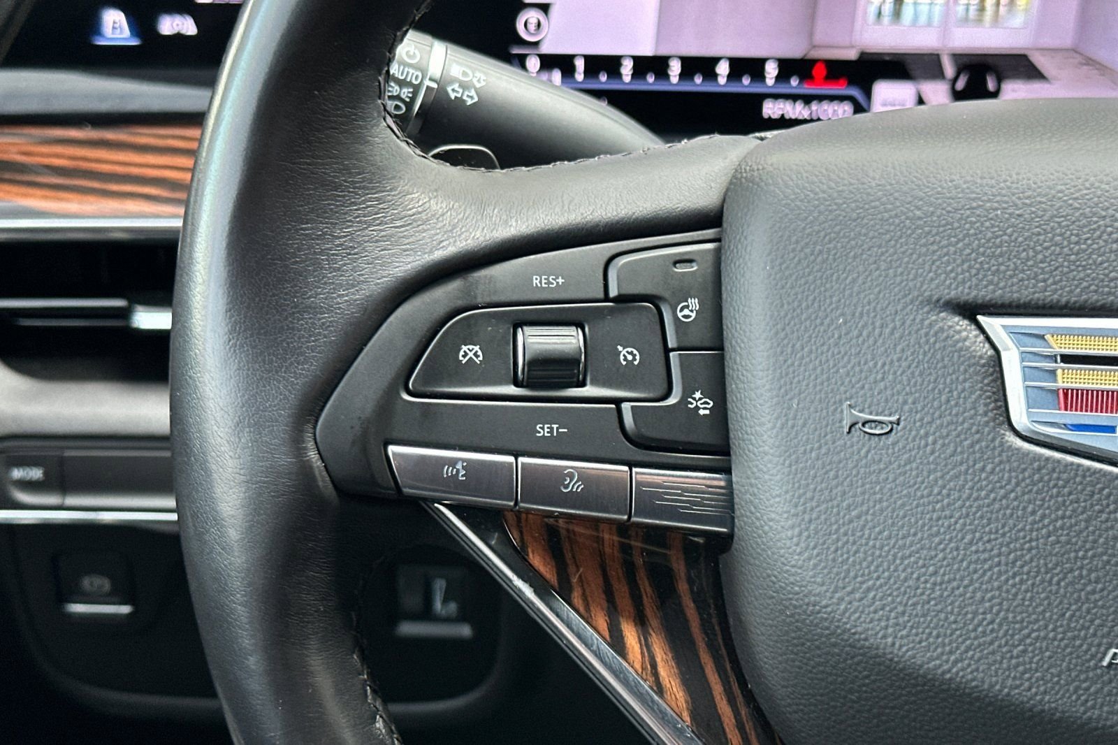 Used 2024 Cadillac Escalade Luxury image 30