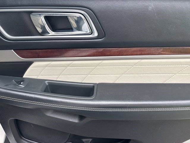 Used 2017 Ford Explorer Platinum AWD/4WD image 42