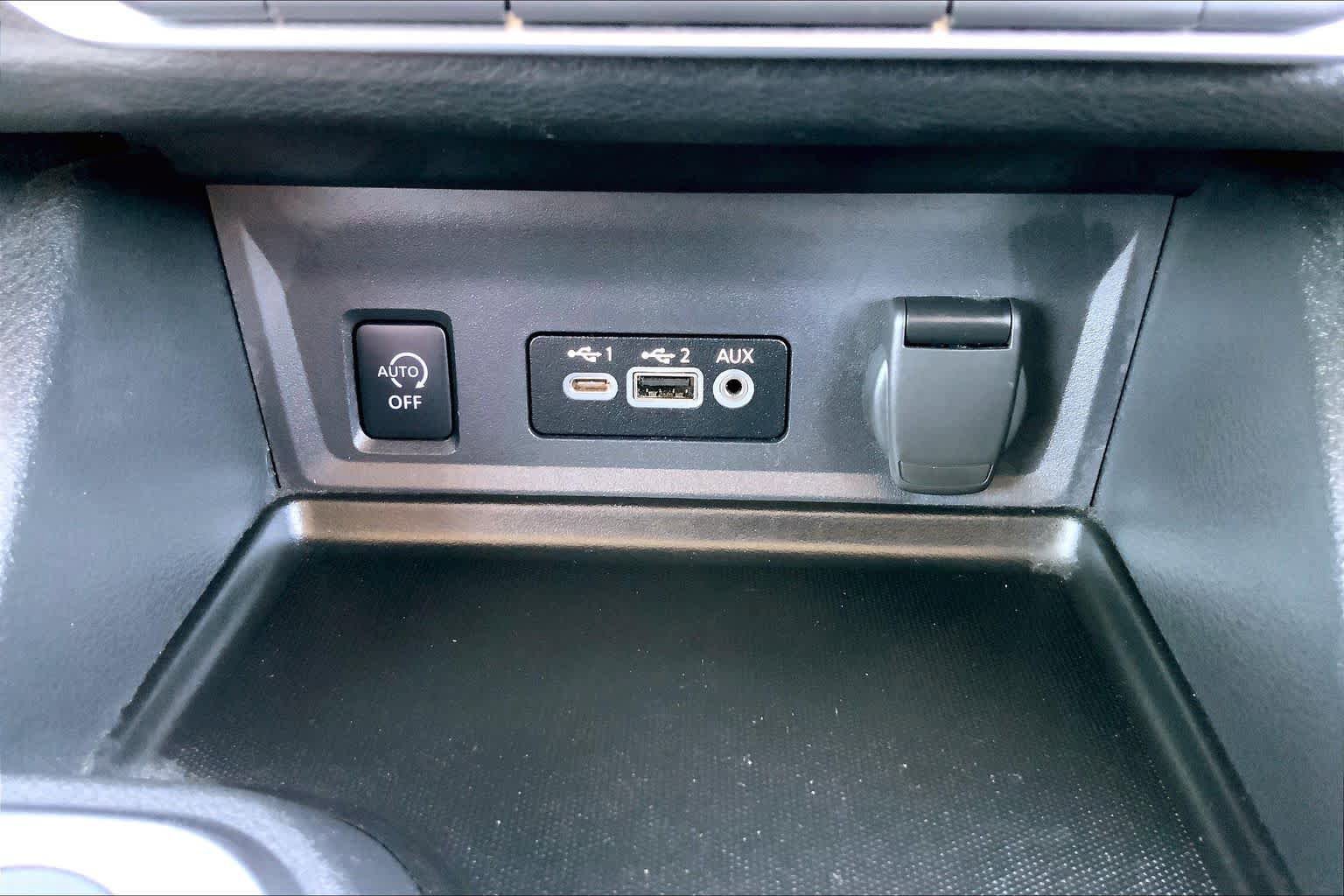 Used 2025 Nissan Sentra SR image 35