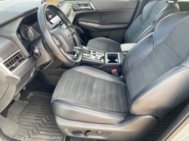 Used 2024 Mitsubishi Outlander SE image 11