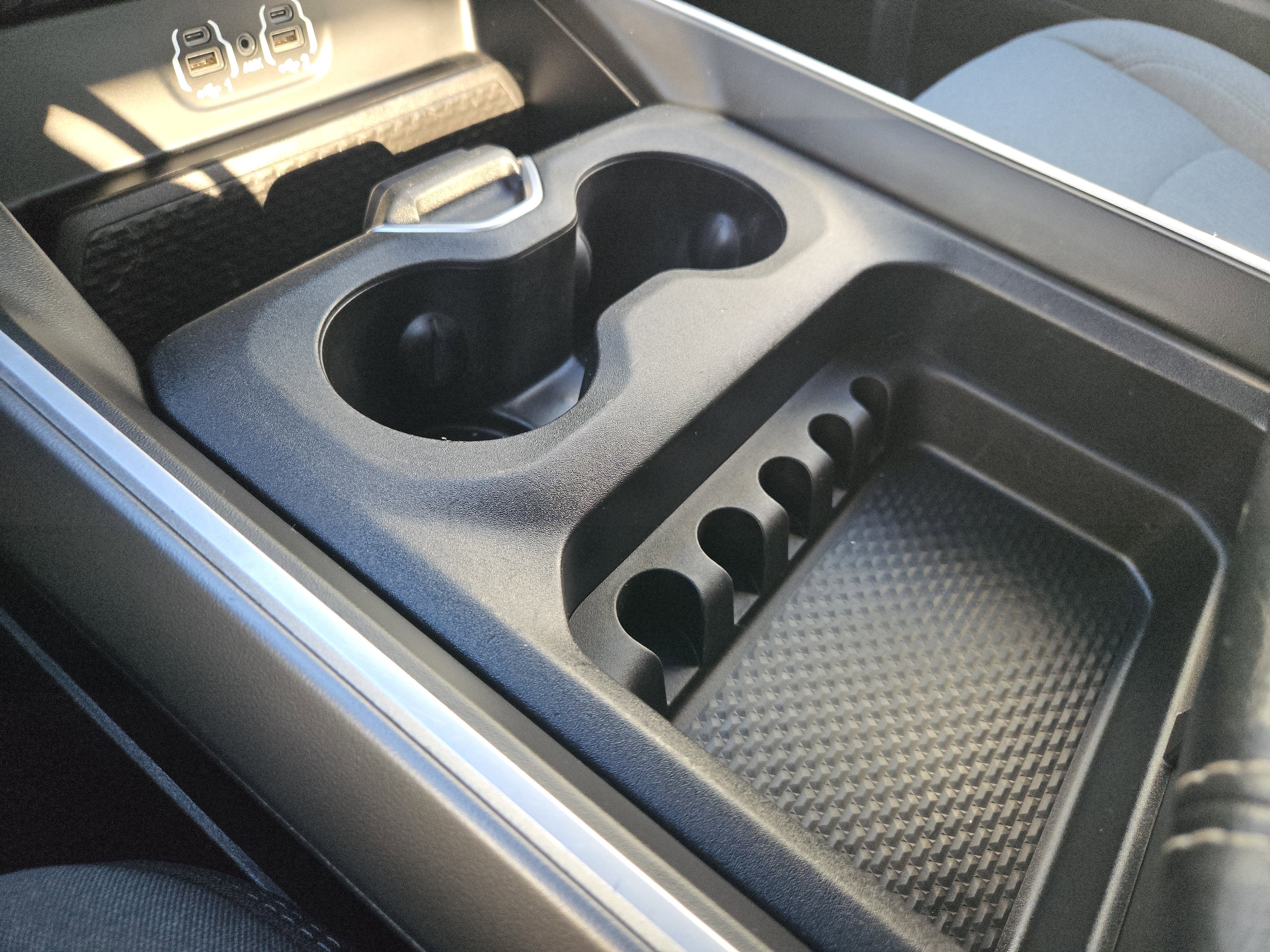 Used 2024 RAM 3500 Big Horn w/ Heated Seats & Wheel Group image 23