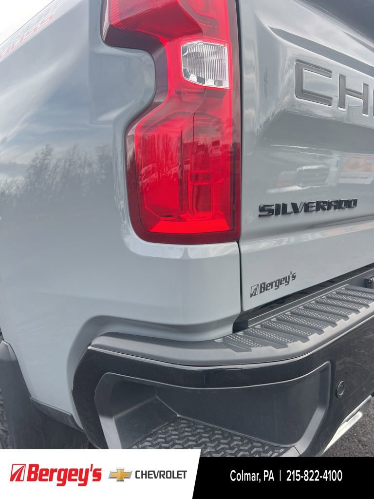 Used 2024 Chevrolet Silverado 1500 LT Trail Boss AWD/4WD image 17