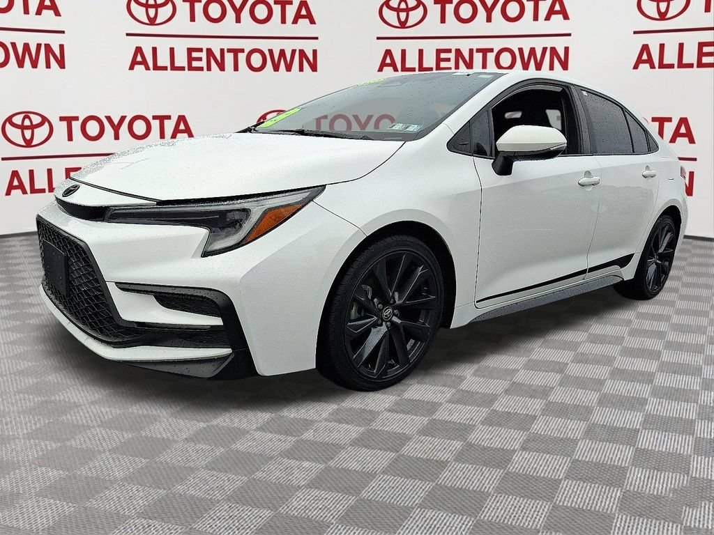 Used 2023 Toyota Corolla SE FWD image 3