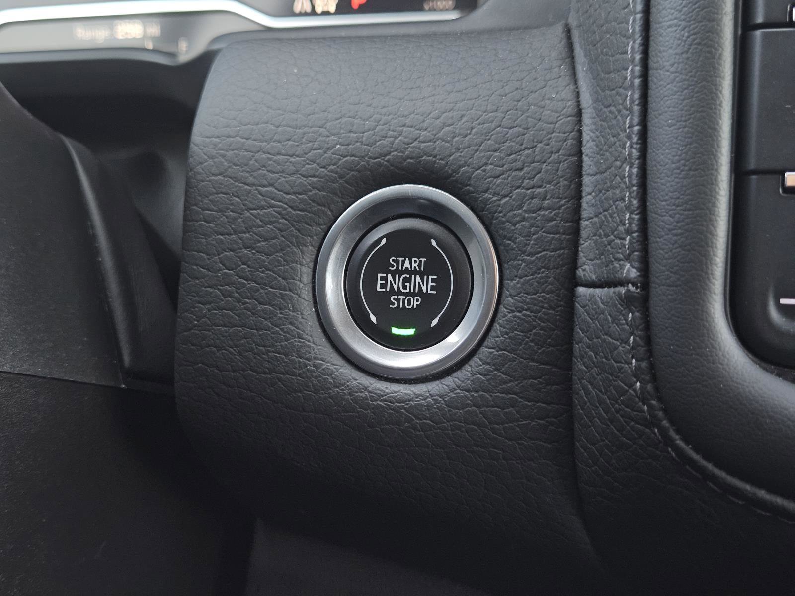 Used 2024 GMC Yukon XL Denali AWD/4WD image 24