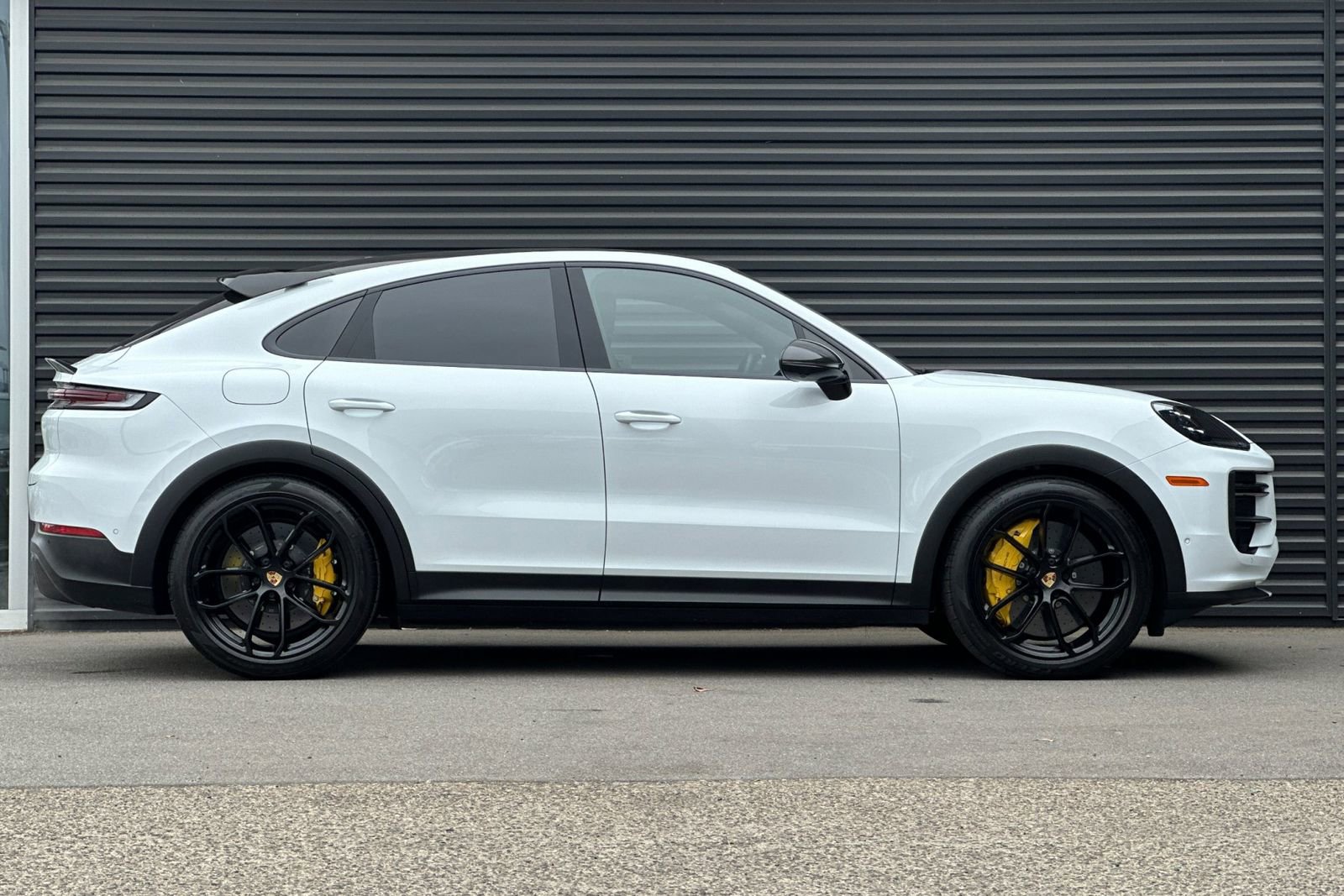 Used 2024 Porsche Cayenne Turbo GT image 9