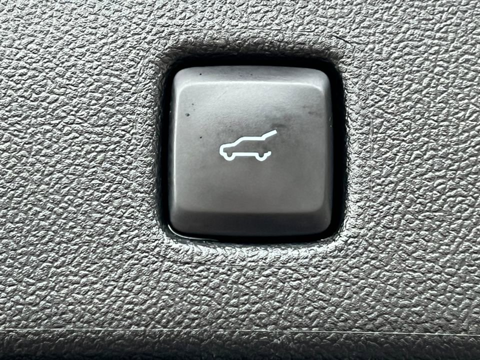 Certified 2022 Ford Escape Titanium w/ Titanium Elite Package image 35