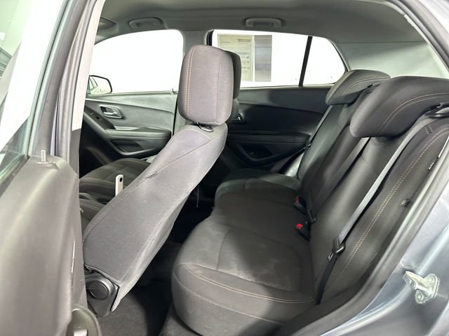 Used 2020 Chevrolet Trax LS image 25
