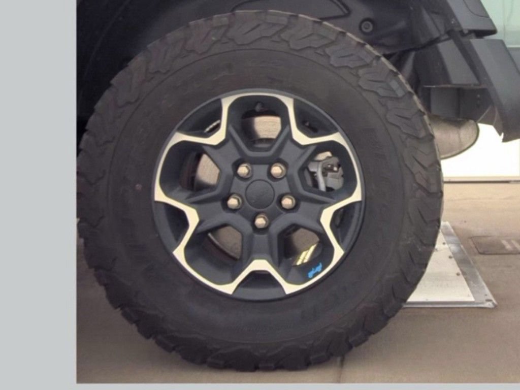 Used 2023 Jeep Wrangler Unlimited Rubicon 4xe AWD/4WD image 22