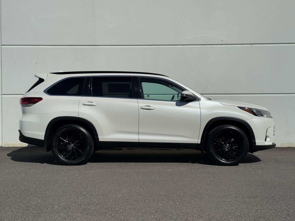 Certified 2019 Toyota Highlander SE AWD/4WD image 4