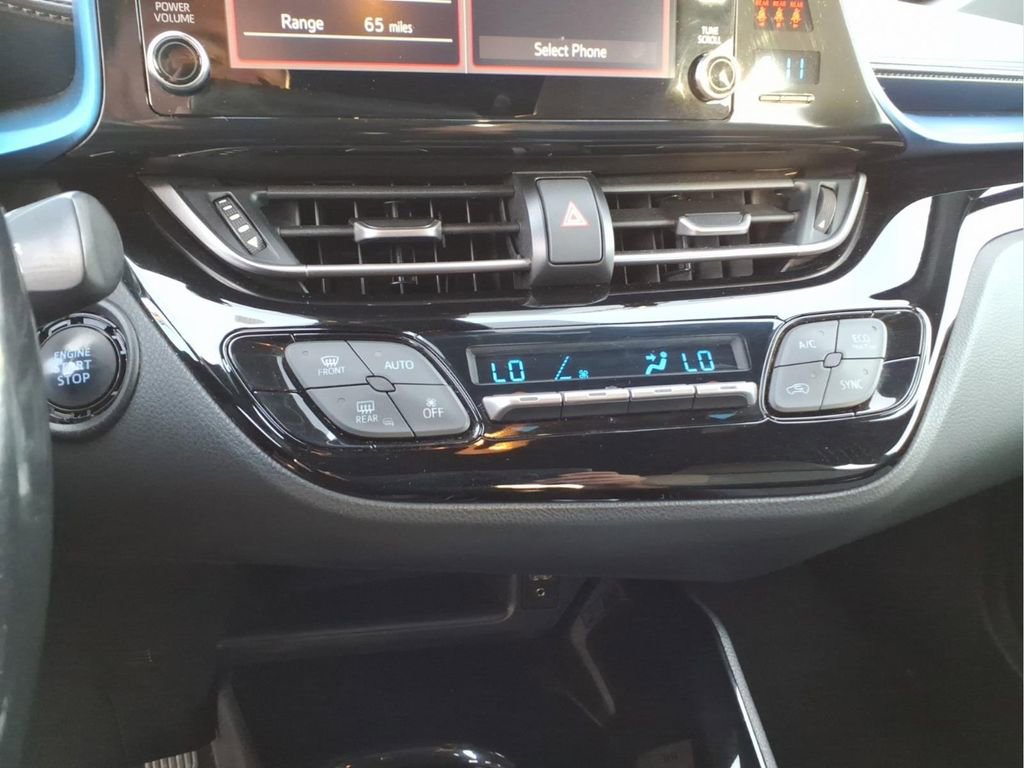 Used 2019 Toyota C-HR XLE image 19