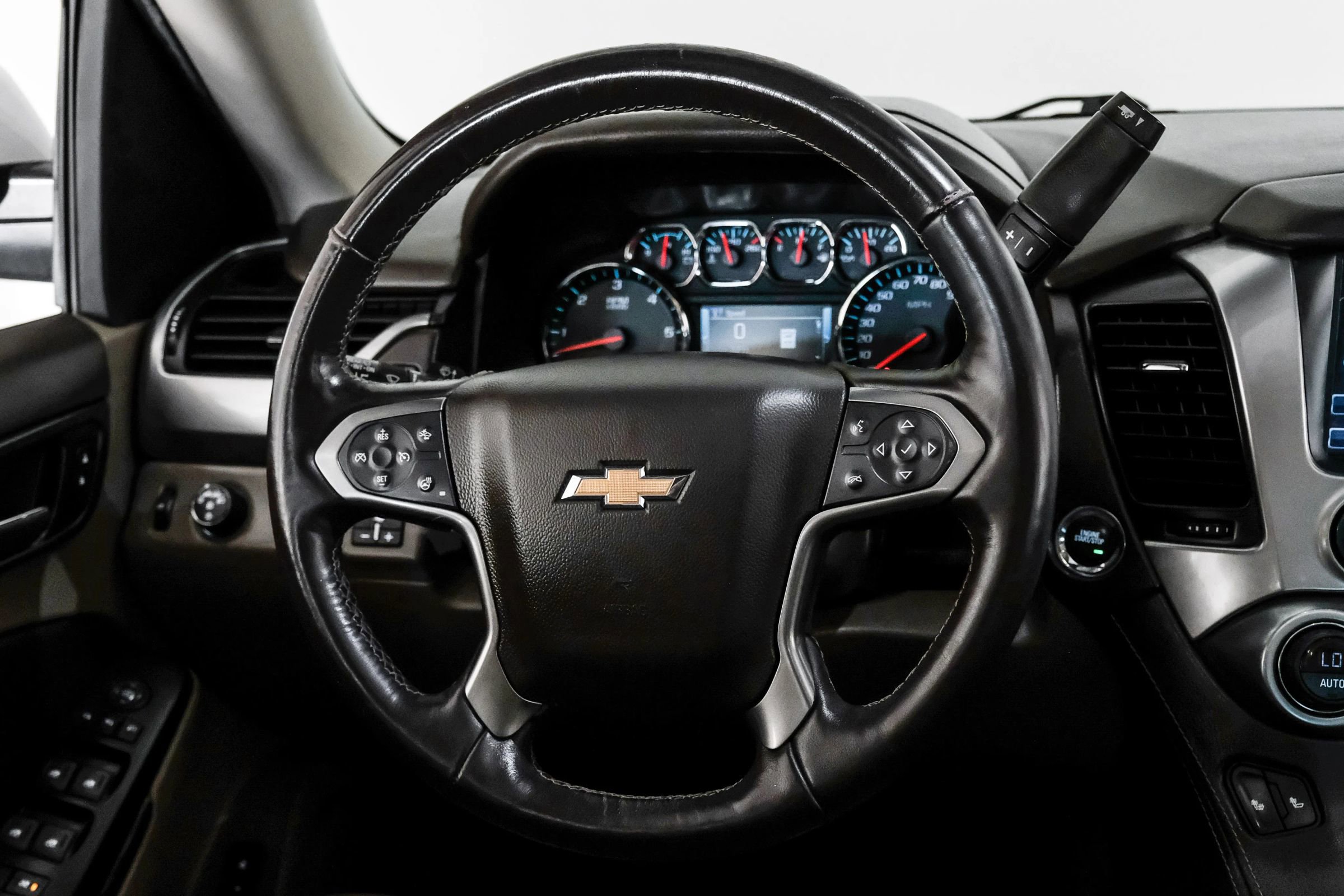 Used 2018 Chevrolet Tahoe LT w/ LT Signature Package RWD image 16